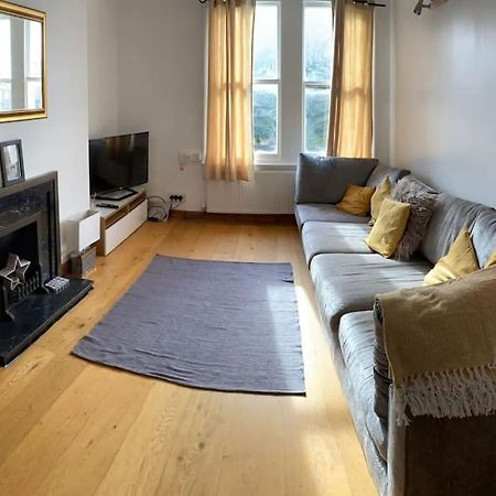 3 Double Bedroomed Flat, Acton. London, Uk Exterior photo